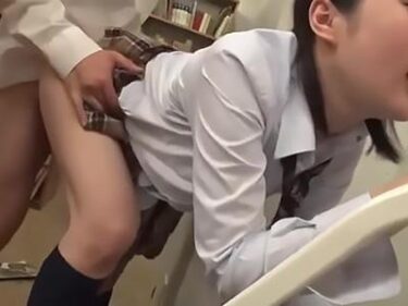 [生ハメ×美女]《パイパン×中出し》制服の美少女が図書館でレ●プされM女としての悦びに目覚める驚愕の物語ｗｗｗ